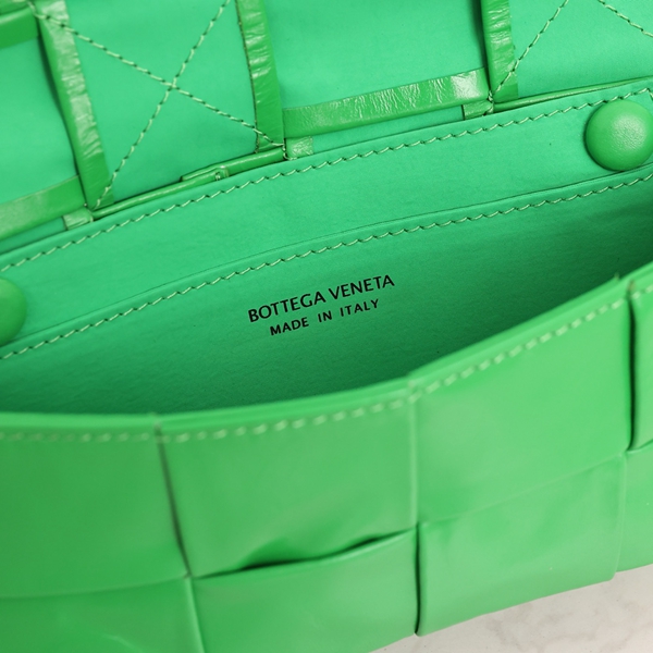 ボッテガヴェネタバッグ着用イメージ